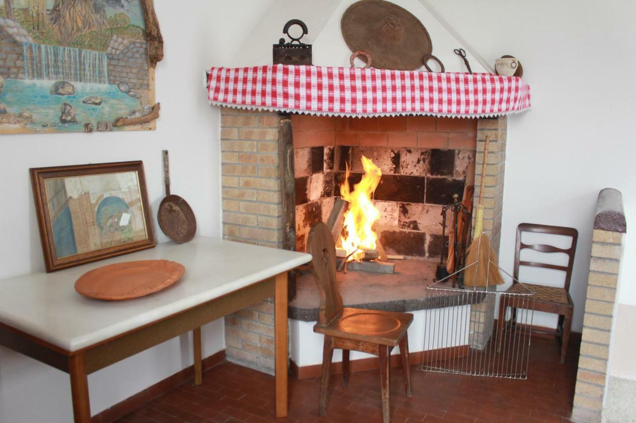 Bed and Breakfast Terrazze Dell'Artista Saletto Exterior foto